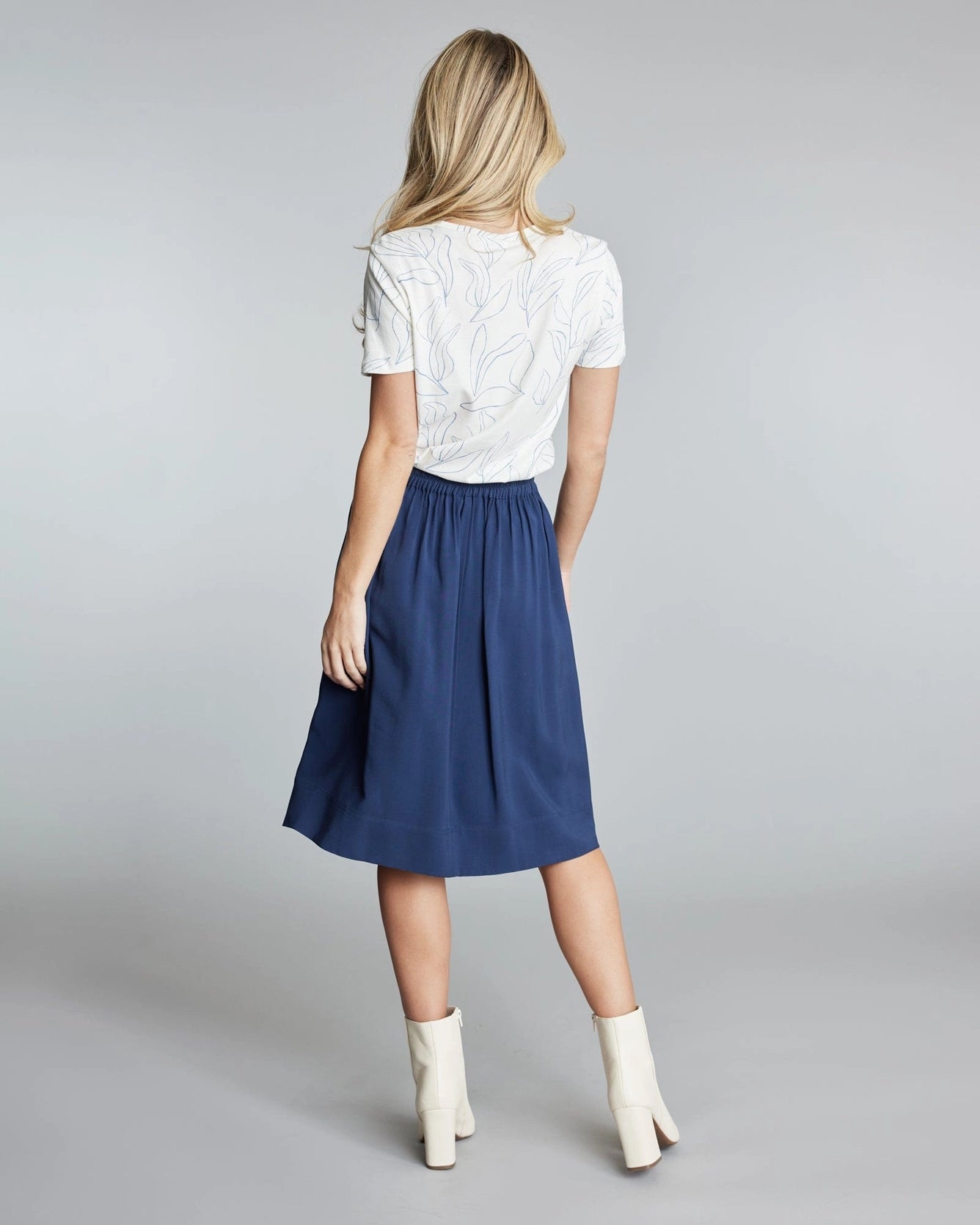 Navy skirt knee length best sale